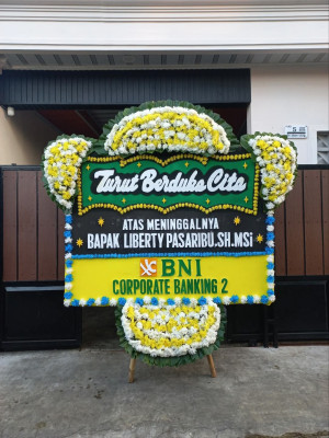Papan Bunga Duka di Aru Tengah Selatan