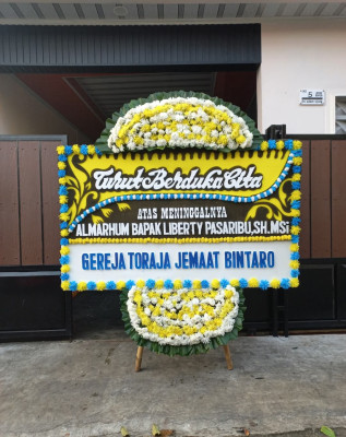 Papan Bunga Duka di Aru Tengah Selatan
