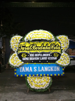 Papan Bunga Duka di Aru Tengah Selatan